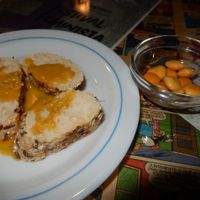 broad beans and bread drizzled with oil and yeast at Casa da Horta in Porto