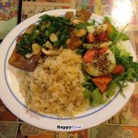 Grilled tofu with spinach, garlic, salad and bulgur at Casa da Horta in Porto