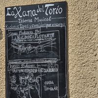 Parece ser que hacen música en directo. Un camarero "Isra" muy majo nos atendió muy amable at La Xana del Torio in Pedrun De Torio