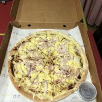 Bbq onion vegan pizza  at Oh my pizza! - Polcura in Santiago