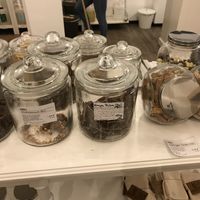 Sweets (vegan options labeled) at Priska's Unverpacktladen in Mannheim