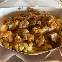 Chick and macaroni and cheese at Evolve Modern Vegan Kitchen in Daytona Beach