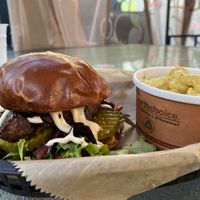 Burnt Ends sandwich and Mac & cheese  at Evolve Modern Vegan Kitchen in Daytona Beach