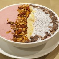 Berry smoothie bowl at Earth Cafe @ Waterfield in Mumbai