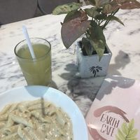 Alfredo, pineapple basil lemonade 😻 at Earth Cafe @ Waterfield in Mumbai