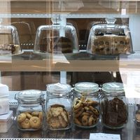 Cookies and cakes at Hanmin's 한민이의 in Busan