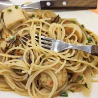 2 ingredients. Spaghetti instead of the photo pasta on the menu and mushrooms. Some herbs on top and lot of water at Hanmin's 한민이의 in Busan