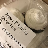 AMAZING  vegan cupcakes   at Club 86 in Geneva