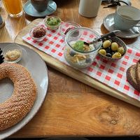 Links Simmit, rechts vegane Platte  at Heimathafen in Konstanz