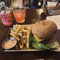 Origina Mad con patata clásicas y Combucha de frutos del bosque  at Mad Mad Vegan - Chueca in Madrid