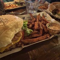 Comida de calidad y buena cantidad en un local chulísimo 👌  at Mad Mad Vegan - Chueca in Madrid