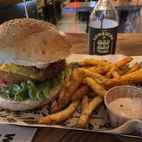 Rock’n chick’n and Cajun fries  at Mad Mad Vegan - Chueca in Madrid