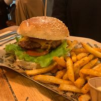 The Mad Signature w/ Cajun Fries at Mad Mad Vegan - Chueca in Madrid