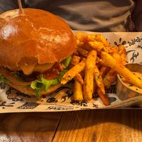 THE MAD SIGNATURE w/VACON at Mad Mad Vegan - Chueca in Madrid