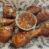 Wings di cavolfiore at Mad Mad Vegan - Chueca in Madrid