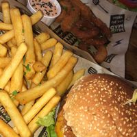 Classic and meat burgers at Mad Mad Vegan - Chueca in Madrid