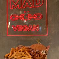 We eat 2 at Mad Mad Vegan - Chueca in Madrid