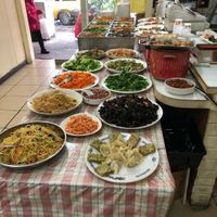 Lunch selections  at Cí Xīn JiànKāng SùShí 慈心 in Taipei