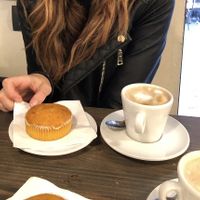 Vegan muffin and soya cappuccino at Anhelo in Naples