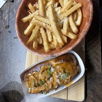 The chili cheeze dog was crazy good! Super thick and flavorful “sausage” with an addictive cheeze sauce. The parmesan garlic butter fries were nice but not worth the $7 upcharg at Pythagoras Conscious Food Philosophy in Houston