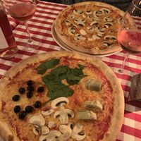 4 stagione and mushrooms, with vegan cheese at Da Giorgio's in Berlin