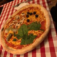 Pizza at Da Giorgio's in Berlin