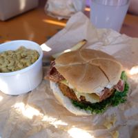 Chick'n sandwich and mac & cheese at 3 Dot Dash in Tampa