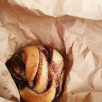 Cinnamon bun at Dauns in East London