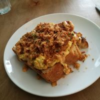 Toast with scrambled "eggs" at Dauns in East London