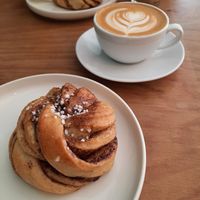 Cinnamon bun at Dauns in East London