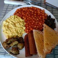 Brunch scramble at Dauns in East London