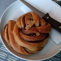 Cinnamon bun at Dauns in East London