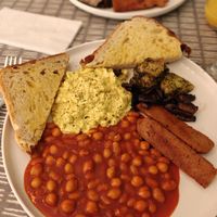 Brunch at Dauns in East London