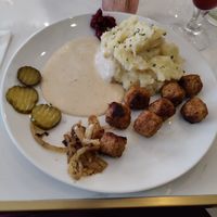 Meatballs and mash at Dauns in East London