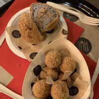 Olive ascolane e arancino veg  at HUG at Turnè in Monza