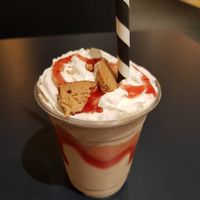Strawberry cheesecake mylkshake at Delivore in Stockholm