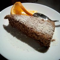 Tarta de chocolate at Taberna do Mundo in Braga