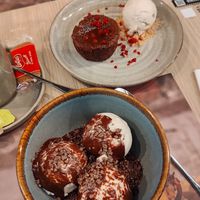 Chocolate mousse and ice cream, both vegan at Ellis Gourmet Burger in Liege
