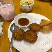 Samosa and pakora  at Raja in Naha
