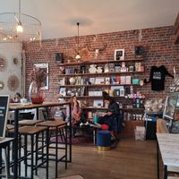 Cozy decor at L'Alchimiste in Brussels