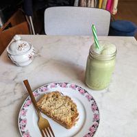 Coconut lemon cake, matcha coconut shake at L'Alchimiste in Brussels