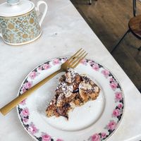 Walnut and plumpie at L'Alchimiste in Brussels