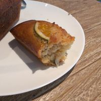 Tangerine financier at Bakeshop Pivot in Seoul