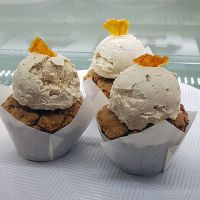 Gluten-free lemon cream cheese carrot cupcake (레몬크림치즈당근컵케이크) at Bakeshop Pivot in Seoul