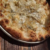 Quattro Formmaggi Pizza, Large at Grano e Acqua in Hakodate