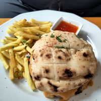 Le cheeseburger at Szabad Bisztro in Budapest