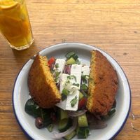 Limonade maison et Patty de courgettes  at Szabad Bisztro in Budapest