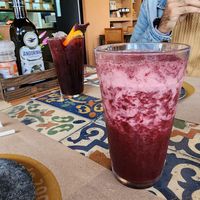 Suco antioxidante e água da jamaica (fundo) at Banana Verde in Sao Paulo