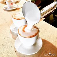 Coffe and italian capuccino (vegan) at LucDuc in Lisbon