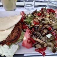 Vegan hamburguer at Buenas y Santas in Madrid